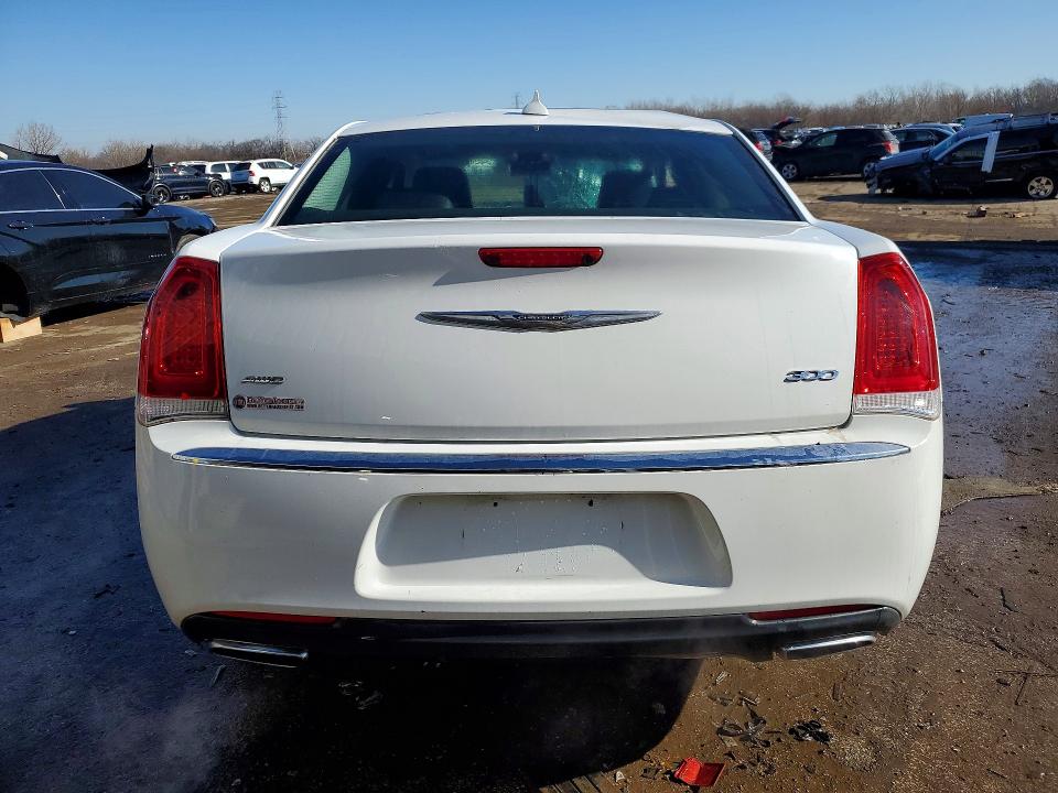 2015 Chrysler 300 მანქანა იყიდება აუქციონზე, vin: 2C3CCARG9FH831001, აუქციონის ნომერი: 76999105
