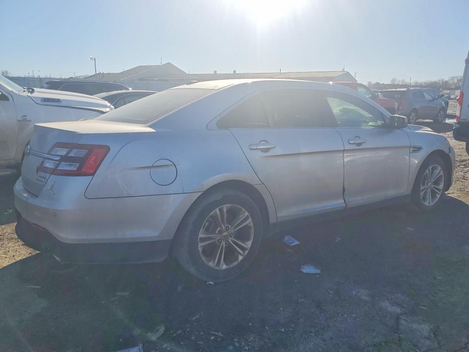 76592935 :رقم المزاد ، 1FAHP2E89DG198363 vin ، 2013 Ford Taurus مزاد بيع