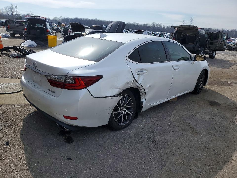 76062035 :رقم المزاد ، 58ABK1GG6JU114949 vin ، 2018 Lexus Es مزاد بيع