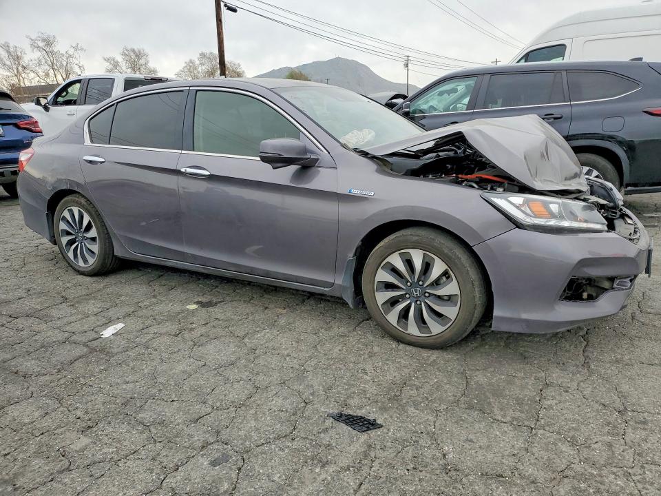 Auction sale of the 2017 Honda Accord, vin: JHMCR6F38HC011117, lot number: 76207245