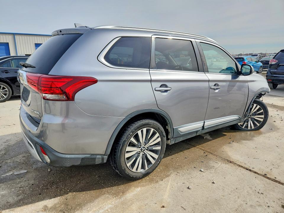Продаж на аукціоні авто 2019 Mitsubishi Outlander, vin: JA4AD3A32KZ026725, номер лоту: 76827015
