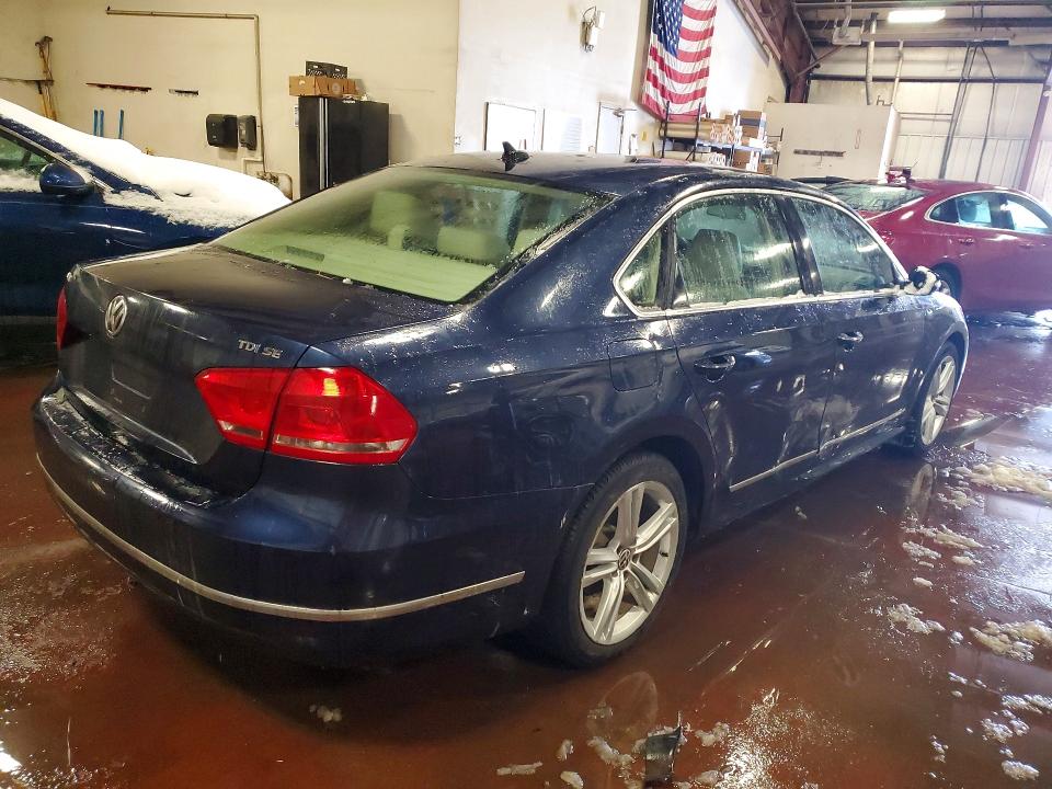 74107885 :رقم المزاد ، 1VWBN7A32DC022806 vin ، 2013 Volkswagen Passat مزاد بيع
