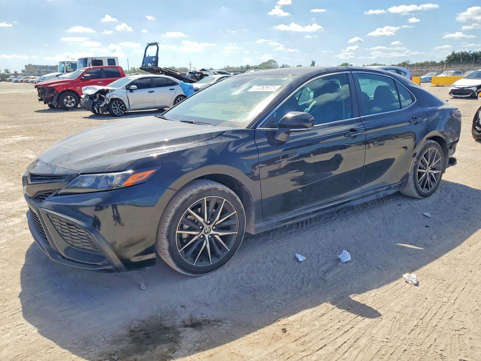 Auction sale of the 2024 Toyota Camry, vin: 4T1G11AK1RU236594, lot number: 77265975