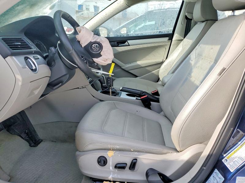 76024125 :رقم المزاد ، 1VWBN7A37DC129740 vin ، 2013 Volkswagen Passat مزاد بيع