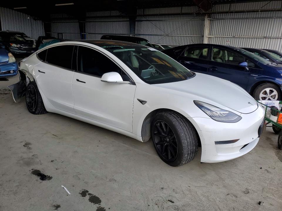 76620035 :رقم المزاد ، 5YJ3E1EA4KF337507 vin ، 2019 Tesla Model 3 مزاد بيع