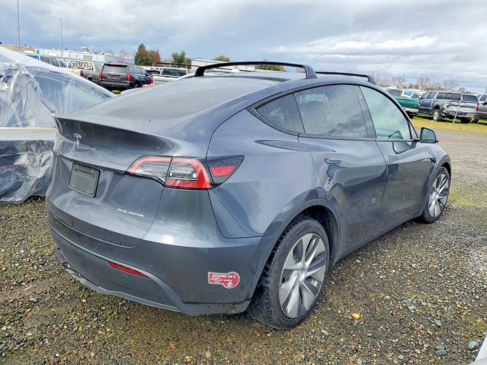 75941515 :رقم المزاد ، 7SAYGDEE5NF353033 vin ، 2022 Tesla Model Y مزاد بيع