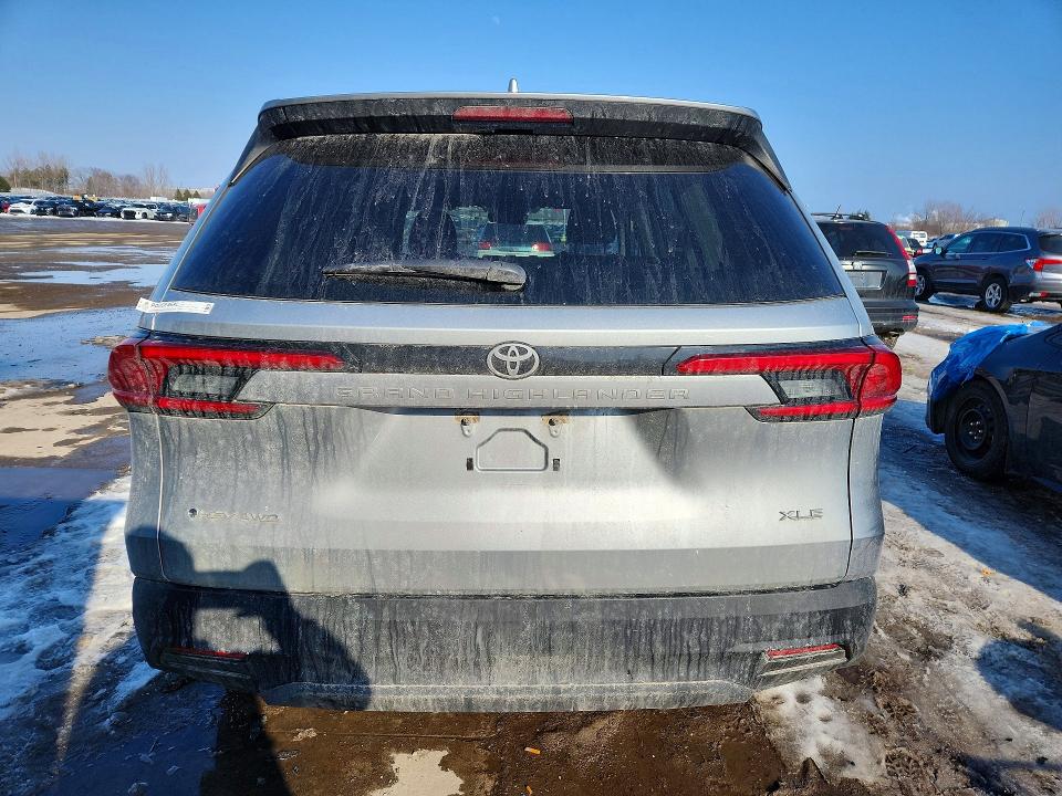 2024 Toyota Grand Highlander Hybrid მანქანა იყიდება აუქციონზე, vin: 5TDACAB53RS011109, აუქციონის ნომერი: 78961685