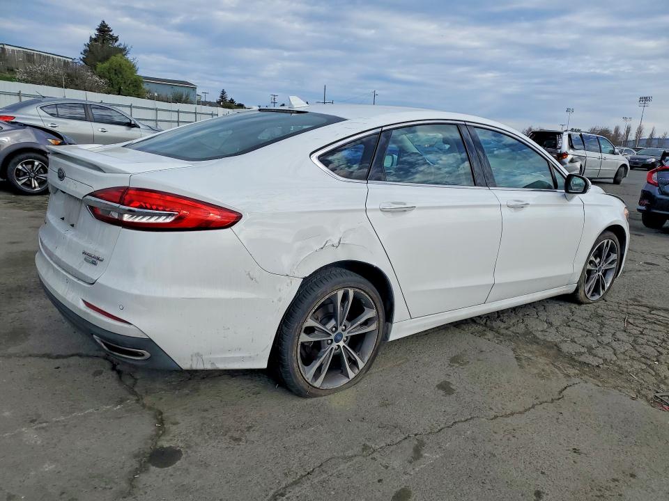 76665585 :رقم المزاد ، 3FA6P0D92LR133528 vin ، 2020 Ford Fusion مزاد بيع