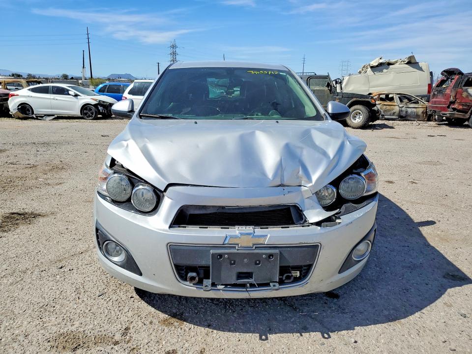 79055715 :رقم المزاد ، 1G1JE6SB8F4188834 vin ، 2015 Chevrolet Sonic مزاد بيع