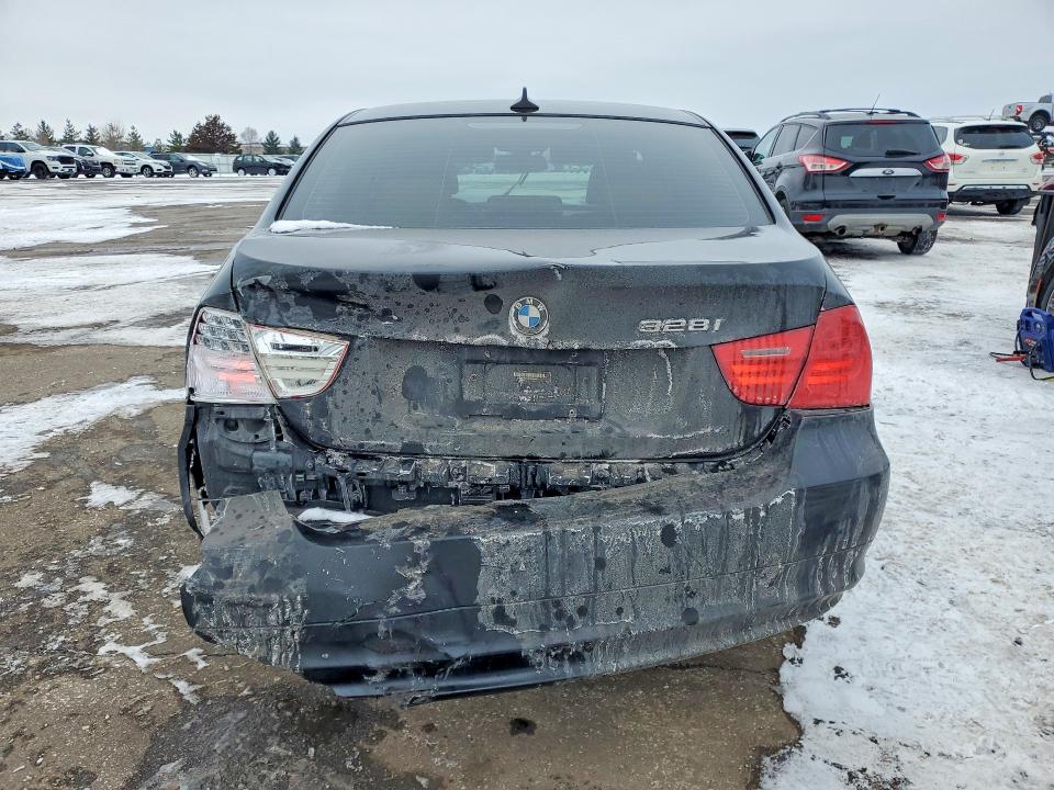 2011 Bmw 328 მანქანა იყიდება აუქციონზე, vin: WBAPK7C57BF083657, აუქციონის ნომერი: 75853635