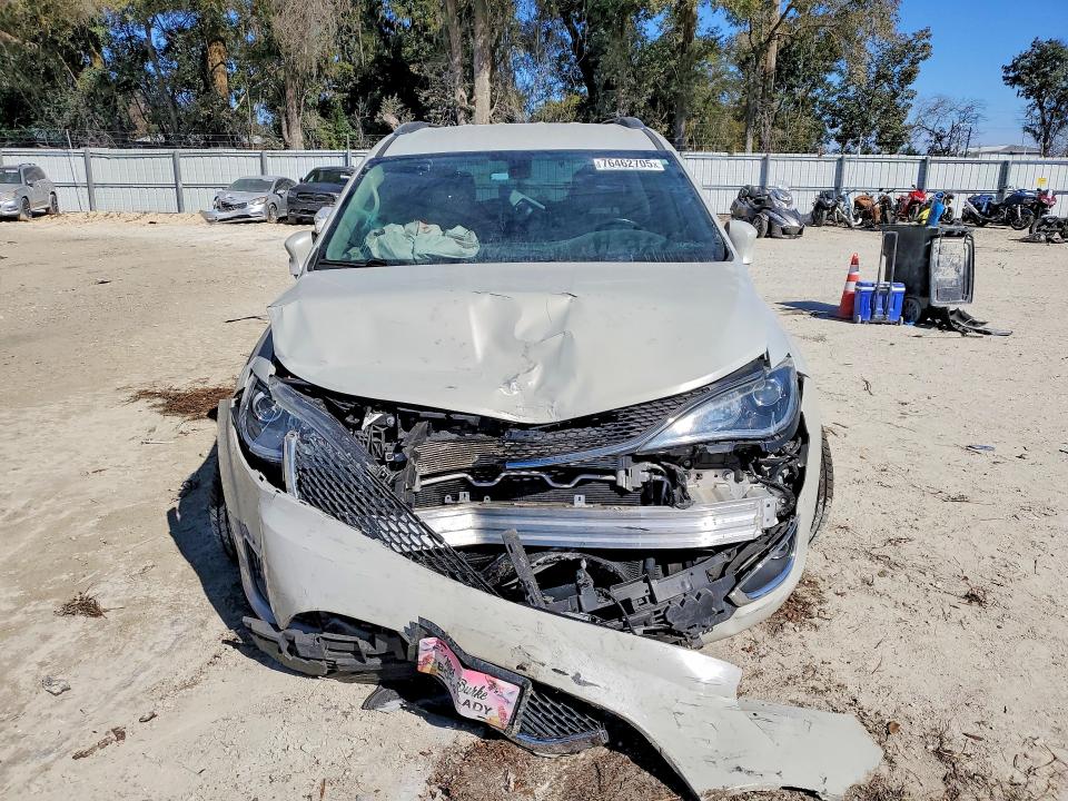 Продаж на аукціоні авто 2019 Chrysler Pacifica, vin: 2C4RC1EG3KR615774, номер лоту: 76462705