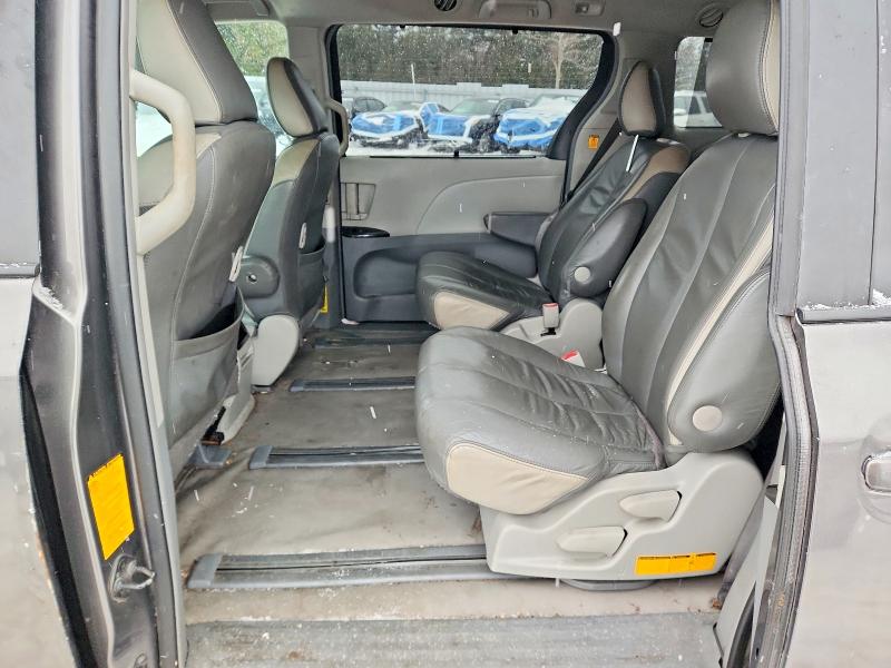Продаж на аукціоні авто 2011 Toyota Sienna, vin: 5TDJK3DC9BS021837, номер лоту: 72139085