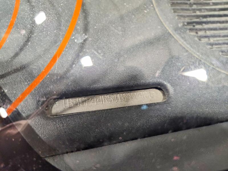 1996 Dodge Grand Caravan მანქანა იყიდება აუქციონზე, vin: 1B4GP44R5TB281406, აუქციონის ნომერი: 76381885