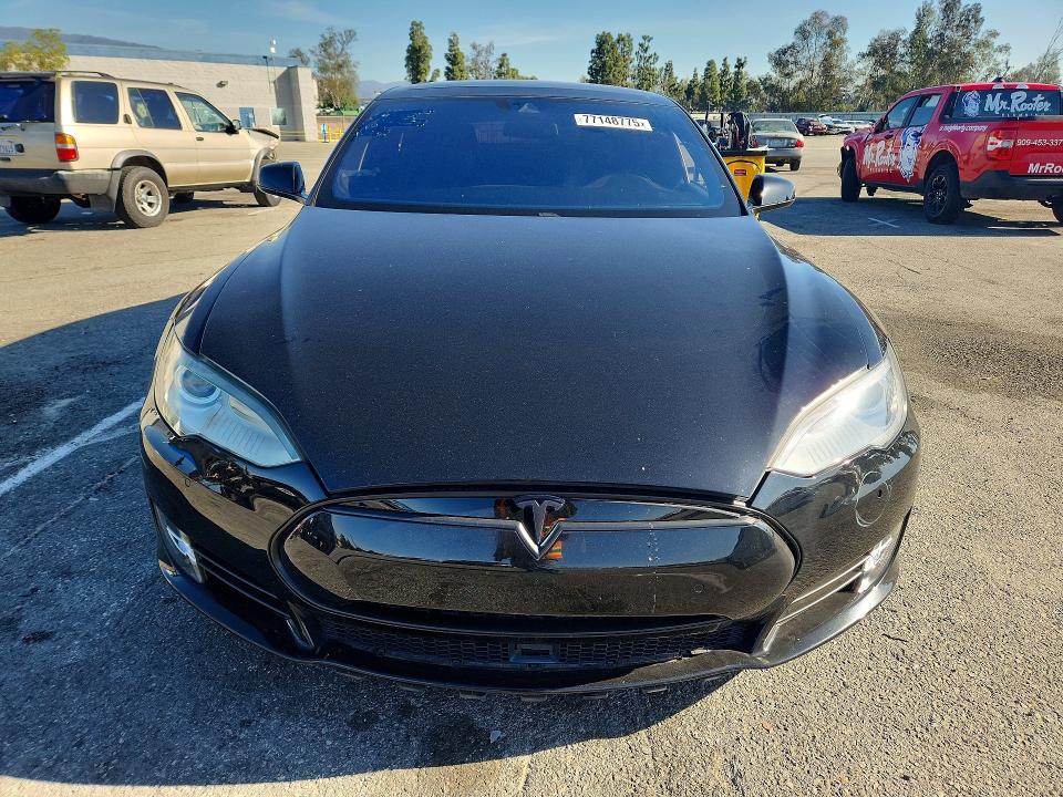 77148775 :رقم المزاد ، 5YJSA1E40GF128306 vin ، 2016 Tesla Model S مزاد بيع