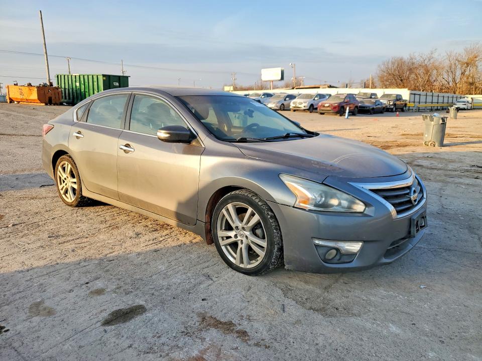 77517835 :رقم المزاد ، 1N4BL3APXEC903300 vin ، 2014 Nissan Altima مزاد بيع