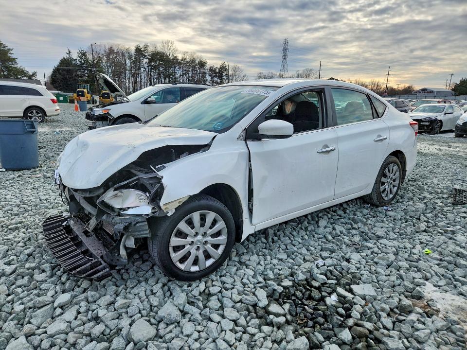 Продажа на аукционе авто 2015 Nissan Sentra S, vin: 3N1AB7AP2FY304774, номер лота: 76466475