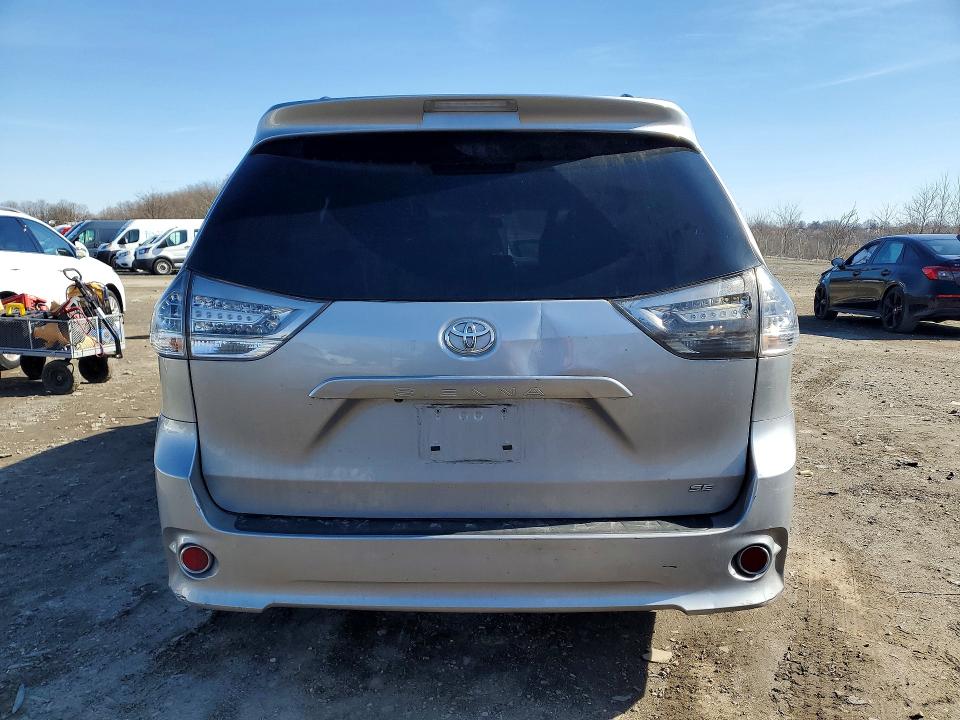 2015 Toyota Sienna მანქანა იყიდება აუქციონზე, vin: 5TDXK3DC2FS542205, აუქციონის ნომერი: 78779205