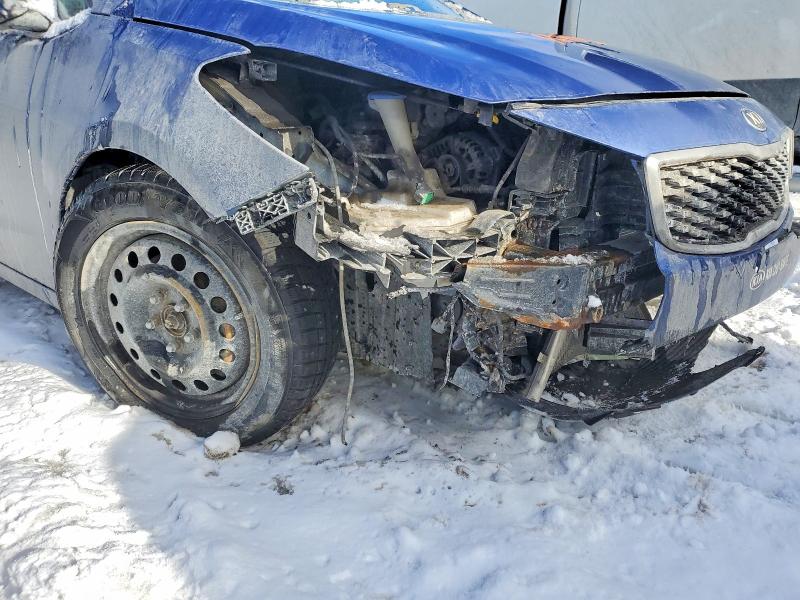 2017 Kia Forte მანქანა იყიდება აუქციონზე, vin: 3KPFL4A82HE006303, აუქციონის ნომერი: 76904285