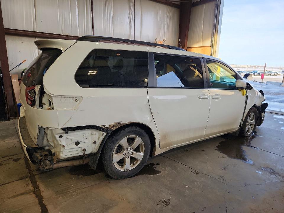 Aukcja sprzedaży 2017 Toyota Sienna, vin: 5TDKZ3DC1HS868988, numer aukcji: 75638195