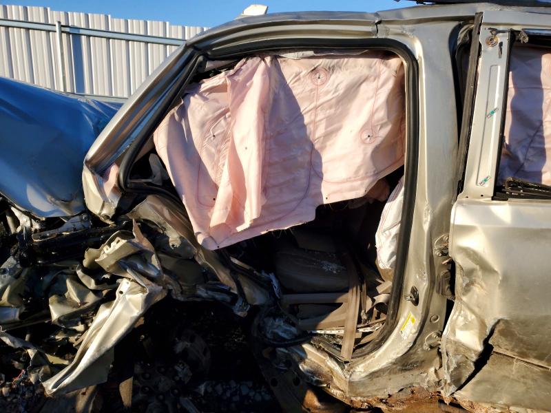 Продаж на аукціоні авто 2015 Chevrolet Suburban, vin: 1GNSKKKC8FR696219, номер лоту: 77104005
