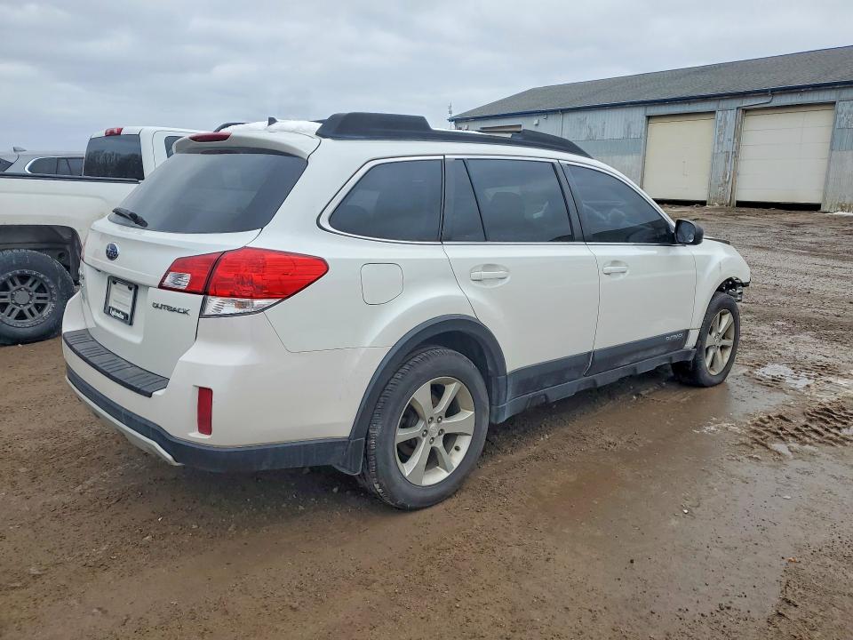 75849665 :رقم المزاد ، 4S4BRCLC1E3264223 vin ، 2014 Subaru Outback مزاد بيع