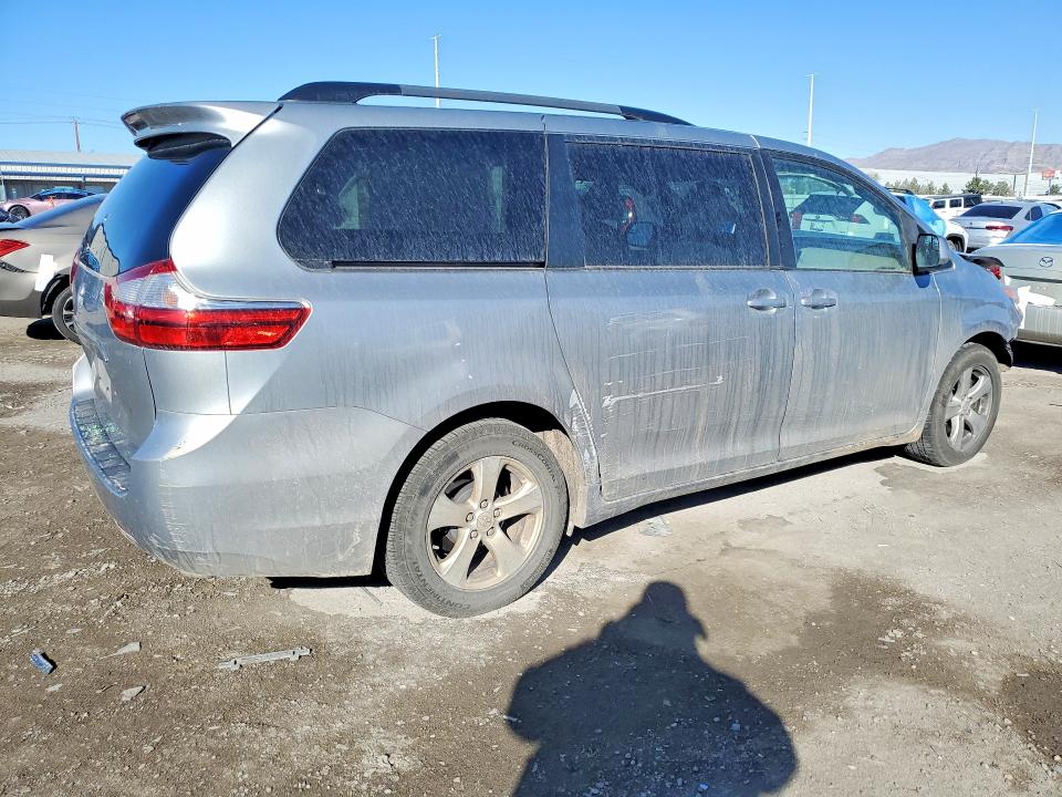 77886765 :رقم المزاد ، 5TDKK3DC4FS610675 vin ، 2015 Toyota Sienna مزاد بيع