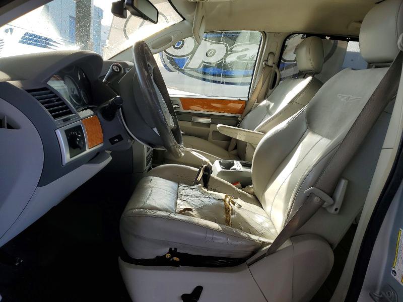 2010 Chrysler Town & Country მანქანა იყიდება აუქციონზე, vin: 2A4RR6DX6AR148209, აუქციონის ნომერი: 76942005