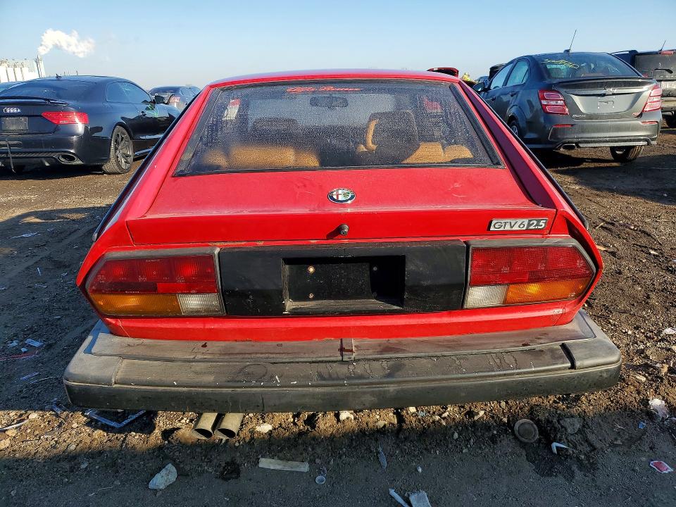 77372575 :رقم المزاد ، ZARAA6693F1006734 vin ، 1985 Alfa Romeo Gt مزاد بيع