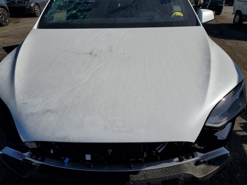 74442945 :رقم المزاد ، 7SAXCBE59SF468418 vin ، 2025 Tesla Model X مزاد بيع