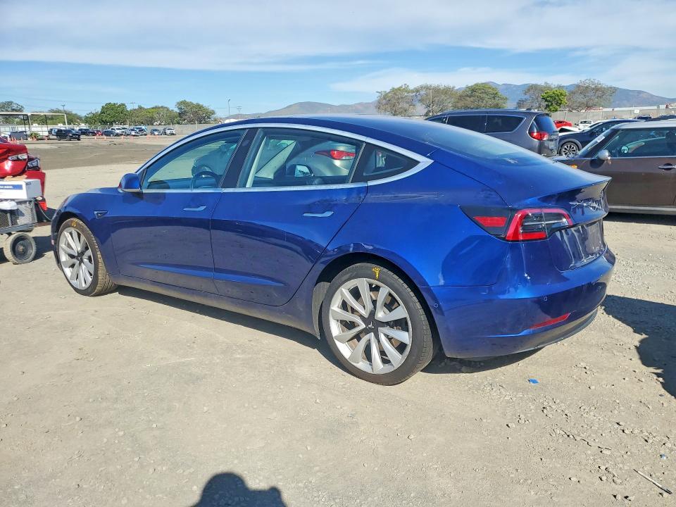 Продажа на аукционе авто 2018 Tesla Model 3, vin: 5YJ3E1EA9JF042806, номер лота: 78484925