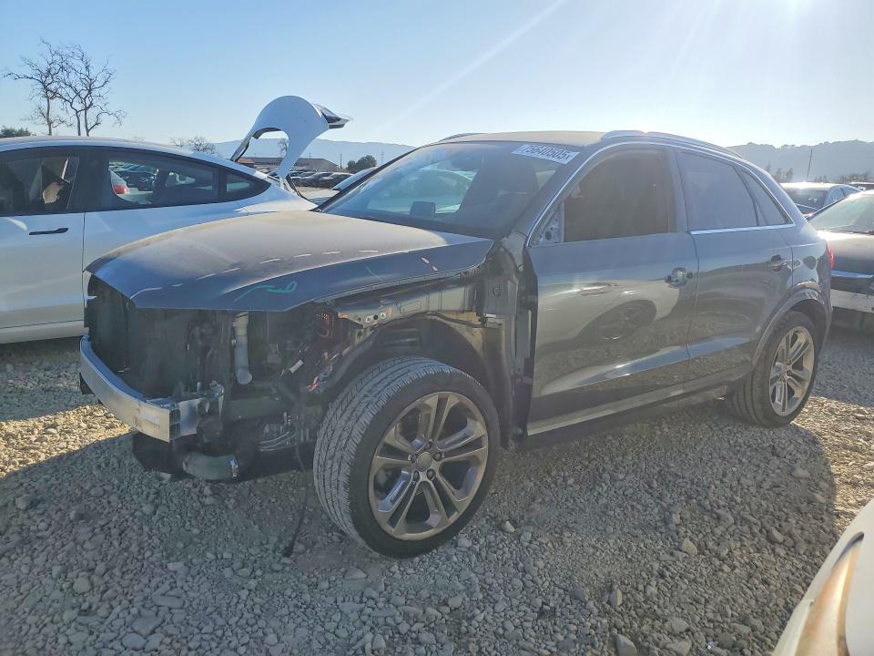 Продажа на аукционе авто 2018 Audi Q3, vin: WA1HCCFS0JR003959, номер лота: 75640505