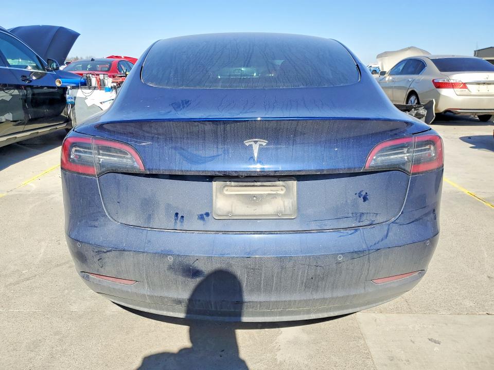 Продажа на аукционе авто 2021 Tesla Model 3, vin: 5YJ3E1EAXMF986957, номер лота: 77921685