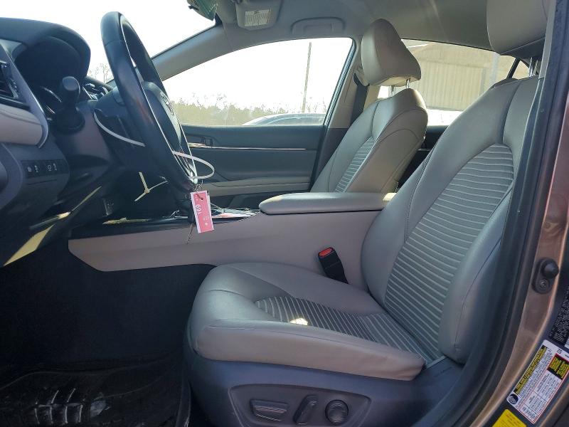 2019 Toyota Camry L მანქანა იყიდება აუქციონზე, vin: 4T1B11HK7KU806975, აუქციონის ნომერი: 76716055