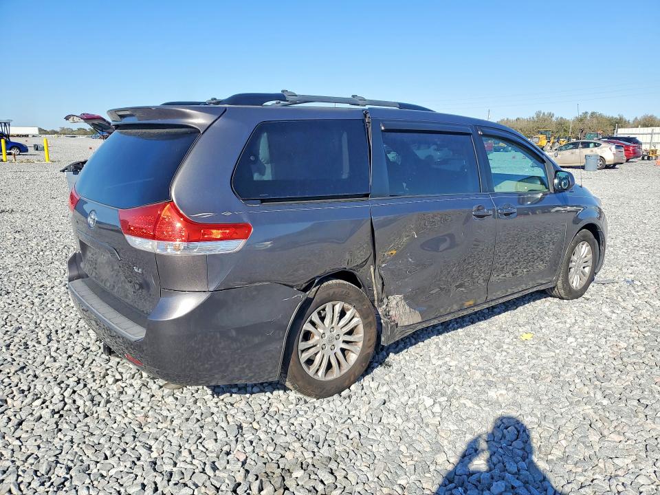 Aukcja sprzedaży 2011 Toyota Sienna, vin: 5TDYK3DC4BS079112, numer aukcji: 78855925