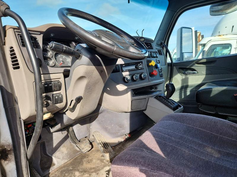 77495635 :رقم المزاد ، 1XPBA48X2GD339682 vin ، 2016 Peterbilt Tractor 579 مزاد بيع