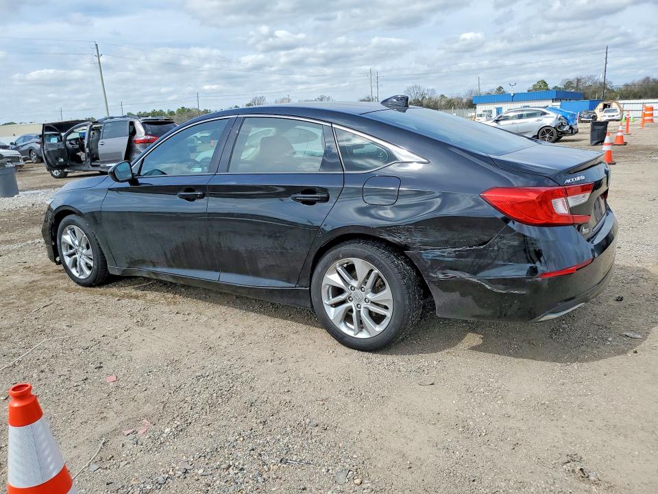 Продажа на аукционе авто 2018 Honda Accord, vin: 1HGCV1F12JA247750, номер лота: 77979295