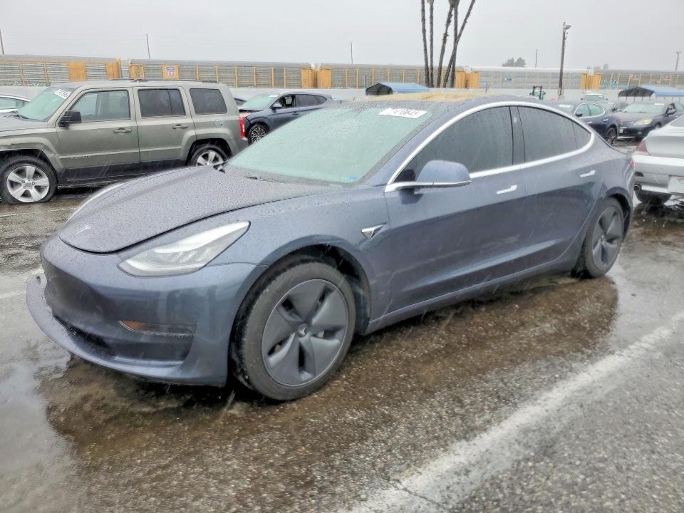 2020 Tesla Model 3 მანქანა იყიდება აუქციონზე, vin: 5YJ3E1EA5LF799186, აუქციონის ნომერი: 77410645