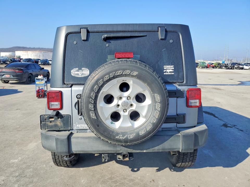 75827985 :رقم المزاد ، 1C4BJWDG8GL310597 vin ، 2016 Jeep Wrangler Unlimited مزاد بيع