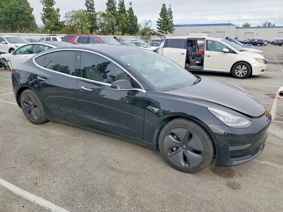 Продажа на аукционе авто 2019 Tesla Model 3, vin: 5YJ3E1EAXKF429365, номер лота: 76265125