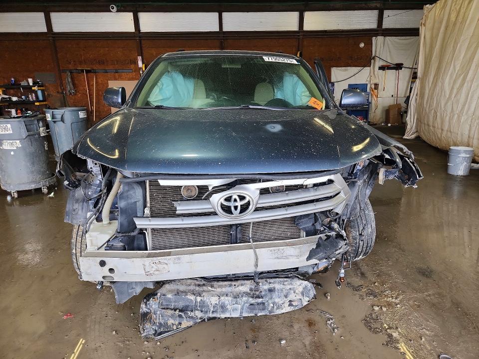 Продажа на аукционе авто 2013 Toyota Highlander, vin: 5TDBK3EH2DS270577, номер лота: 77905275