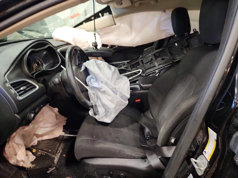 Продажа на аукционе авто 2015 Chrysler 200, vin: 1C3CCCAB1FN555268, номер лота: 77398765
