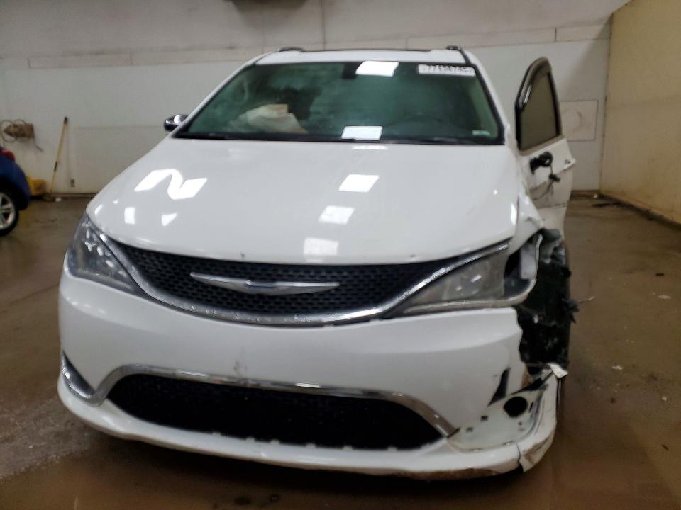 77438745 :رقم المزاد ، 2C4RC1GG6HR560386 vin ، 2017 Chrysler Pacifica مزاد بيع