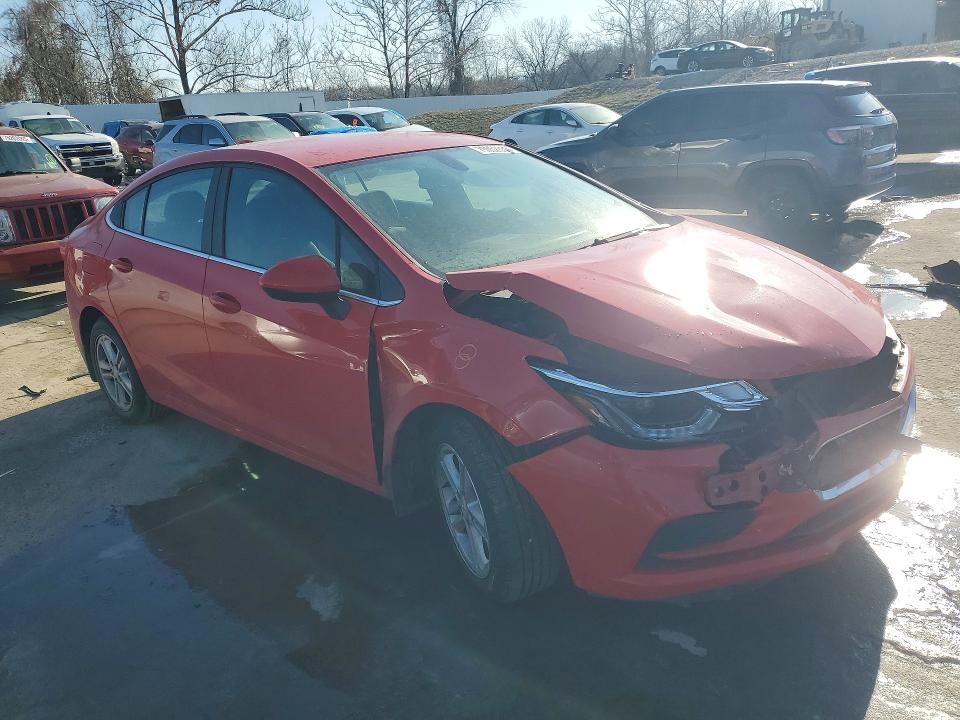 76052655 :رقم المزاد ، 1G1BE5SM0J7247348 vin ، 2018 Chevrolet Cruze مزاد بيع
