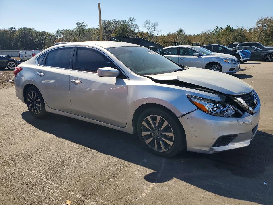 2017 Nissan Altima მანქანა იყიდება აუქციონზე, vin: 1N4AL3AP2HC167257, აუქციონის ნომერი: 77359755