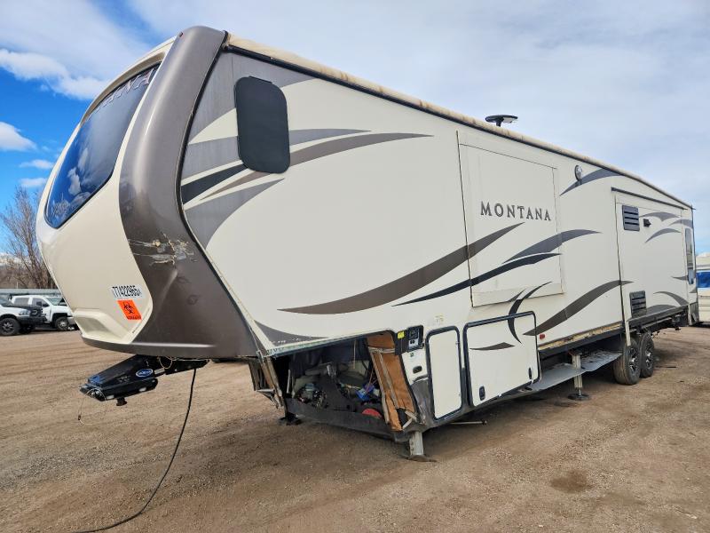 77422965 :رقم المزاد ، 4YDF39224H4703493 vin ، 2017 Keystone Montana Fifth Wheel مزاد بيع