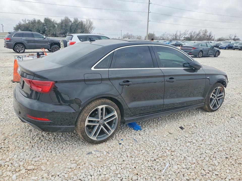Продажа на аукционе авто 2019 Audi A3, vin: WAUGUGFF1K1010103, номер лота: 76658025