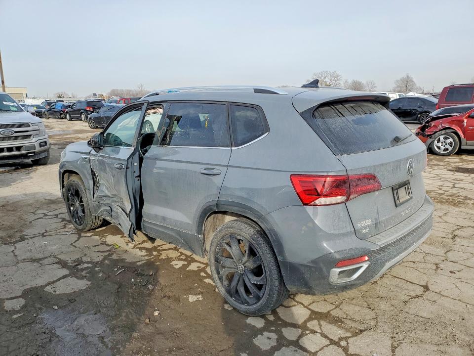 Продаж на аукціоні авто 2022 Volkswagen Taos, vin: 3VVLX7B21NM051254, номер лоту: 76518505