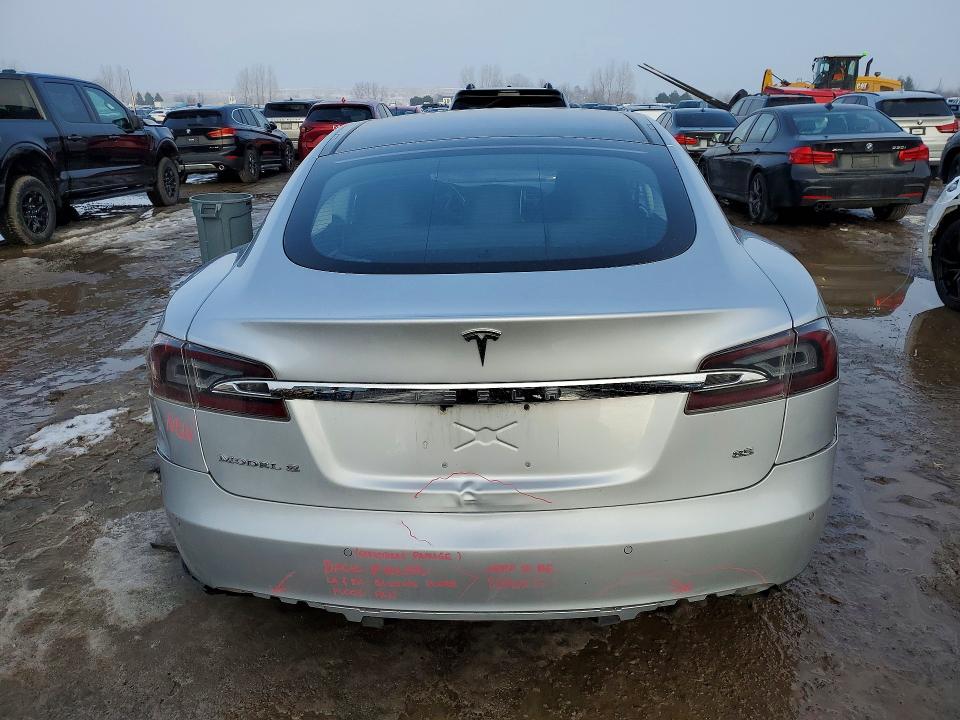 2014 Tesla Model S მანქანა იყიდება აუქციონზე, vin: 5YJSA1H18EFP61182, აუქციონის ნომერი: 76614315