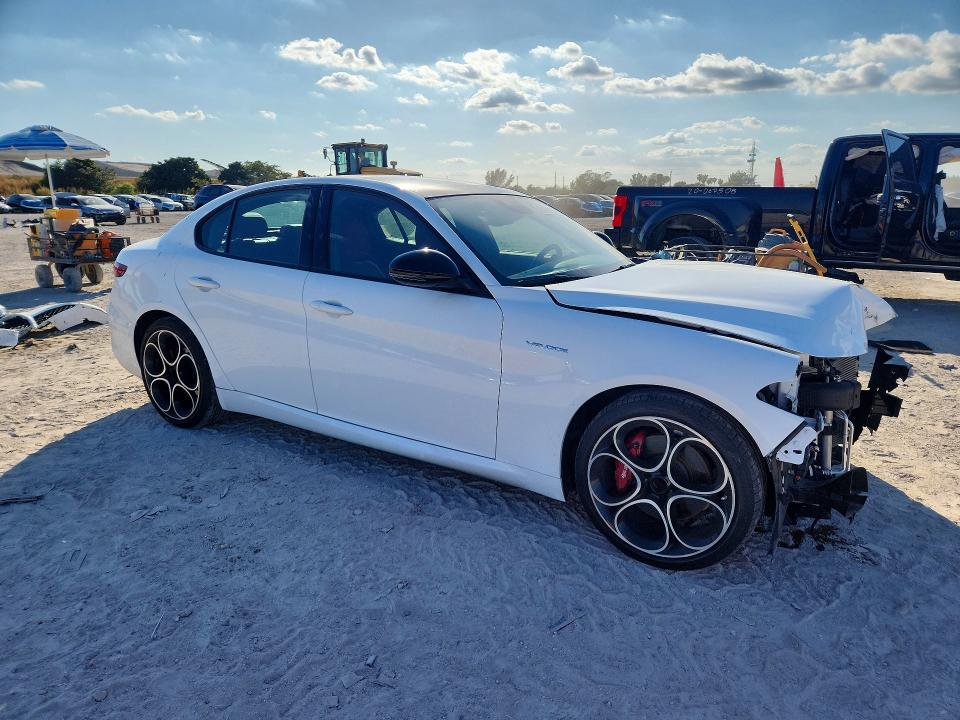 2023 Alfa Romeo Giulia მანქანა იყიდება აუქციონზე, vin: ZARFAMBN6P7669663, აუქციონის ნომერი: 76124915