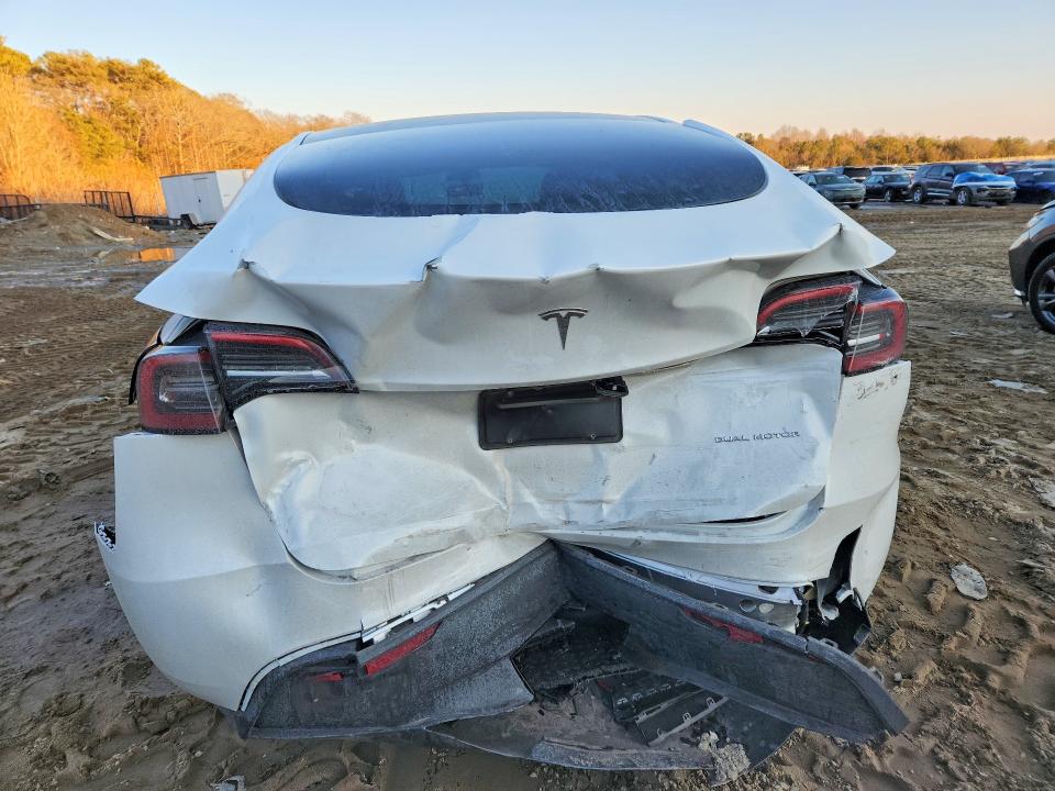 2023 Tesla Model Y მანქანა იყიდება აუქციონზე, vin: 7SAYGDEEXPA128638, აუქციონის ნომერი: 77023705